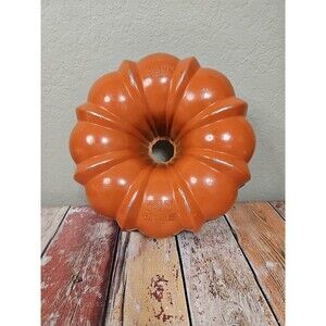 VTG Bundt Brand Northland Aluminum Fluted Tube Ombre 10" Cake Pan